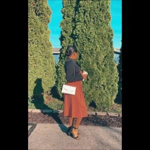 Meet your Posher, Yaneth